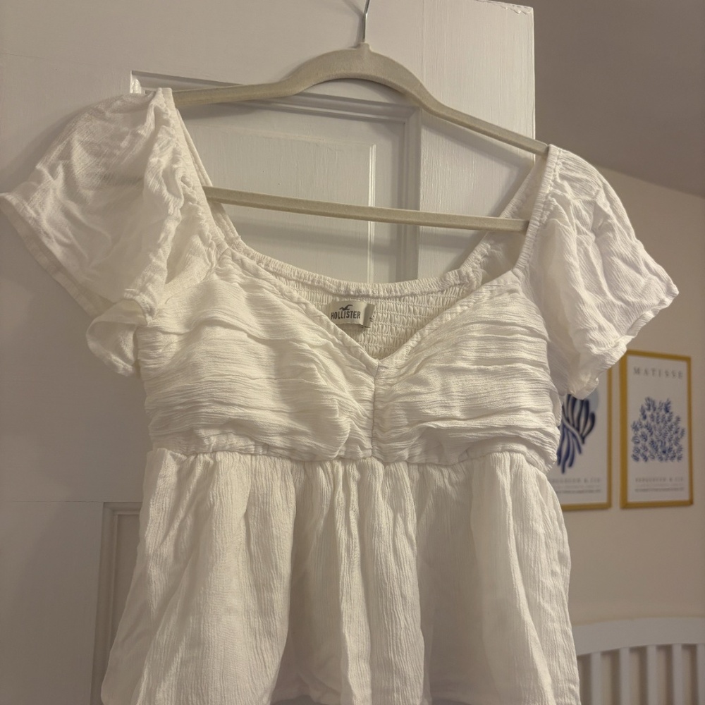 Hollister white top